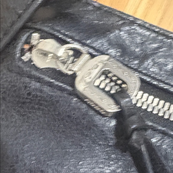 HOBO The Original Cassie Black Leather Bag Crossbody - Picture 2 of 8